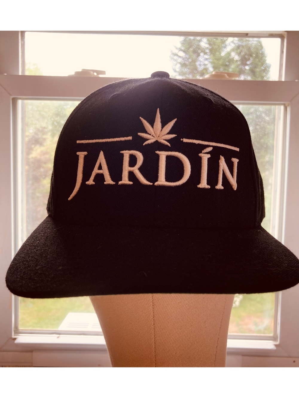 Jardin Premium Cannabis Snapback Hat Black Embroidered Marijuana Leaf Cap